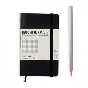 Agendă nedatată Leuchtturm Pocket SLIM (A6): Negru, pagini cu pătrățele, copertă flexibilă