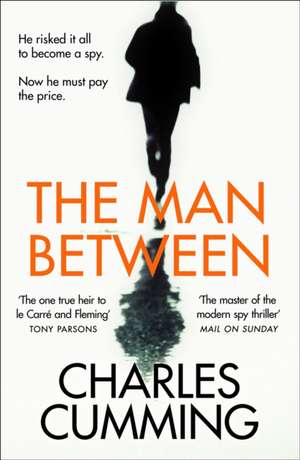 MAN BETWEEN PB de Charles Cumming