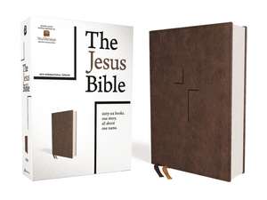 The Jesus Bible, NIV Edition, Leathersoft, Brown, Thumb Indexed, Comfort Print de Passion Publishing