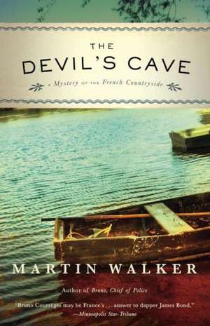 The Devil's Cave: A Mystery of the French Countryside de Martin Walker