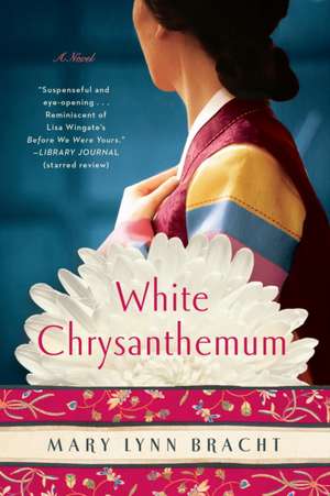 White Chrysanthemum de Mary Lynn Bracht