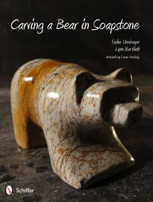 Carving a Bear in Soapstone de Tasha Unninayar