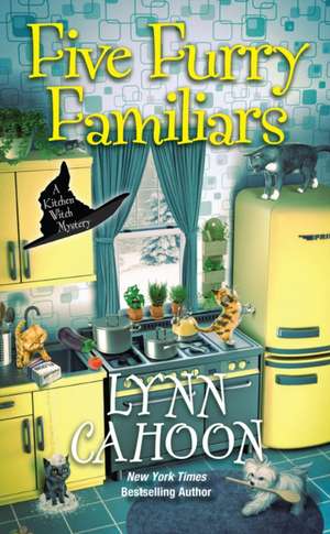 Five Furry Familiars de Lynn Cahoon