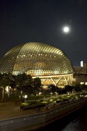 The Singapore Opera at Night Journal de Cool Image