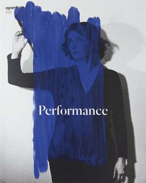 Aperture 221: Performance de Michael Famighetti