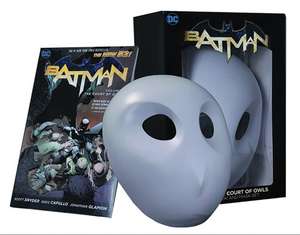 Batman: The Court of Owls Mask and Book Set de Scott Snyder