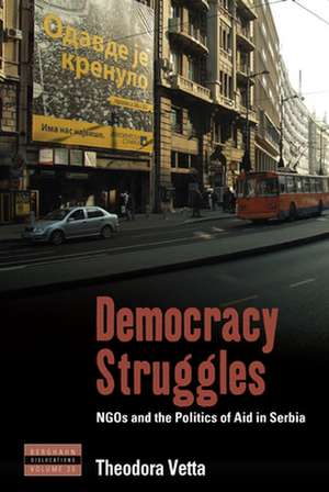 Democracy Struggles de Theodora Vetta