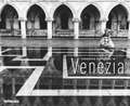 teNeues - Venezia 2025 Wandkalender, 52x42,5cm, Kalender mit einzigartigen und authentischen Momenten der berühmten Stadt, zwölf einfühlsame Fotografien, festgehalten von Federico Povoleri